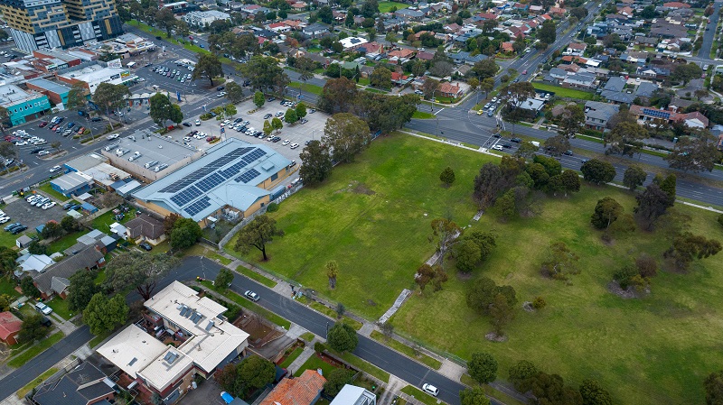  Image of Bell Bardia, Heidelberg building with green tree, landscape and local community around 